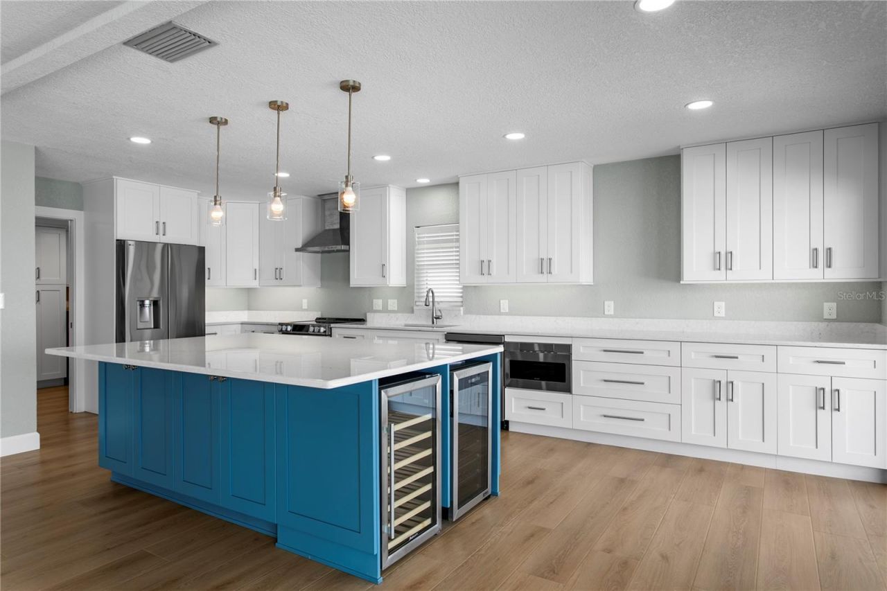 7989 Causeway Boulevard N, Saint Petersburg, FL 33707 Photo