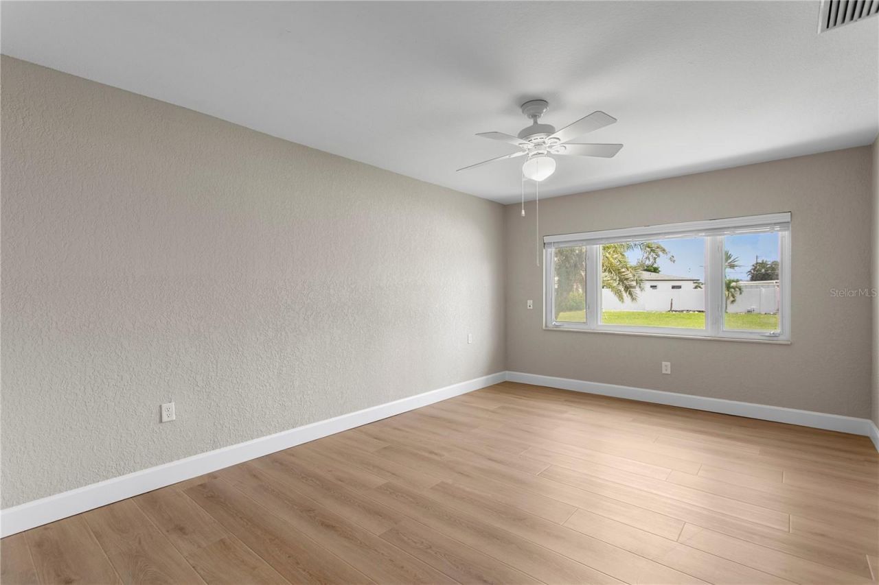 7989 Causeway Boulevard N, Saint Petersburg, FL 33707 Photo