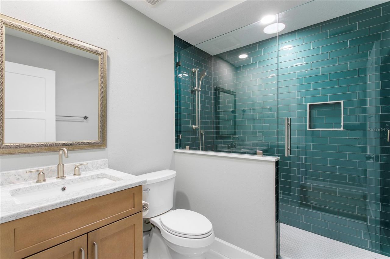 7989 Causeway Boulevard N, Saint Petersburg, FL 33707 Photo