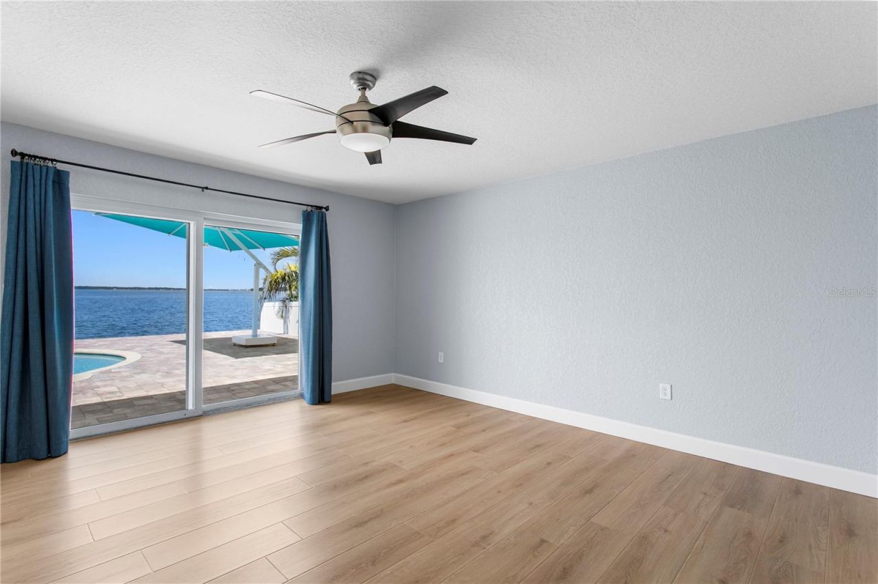 7989 Causeway Boulevard N, Saint Petersburg, FL 33707 Photo