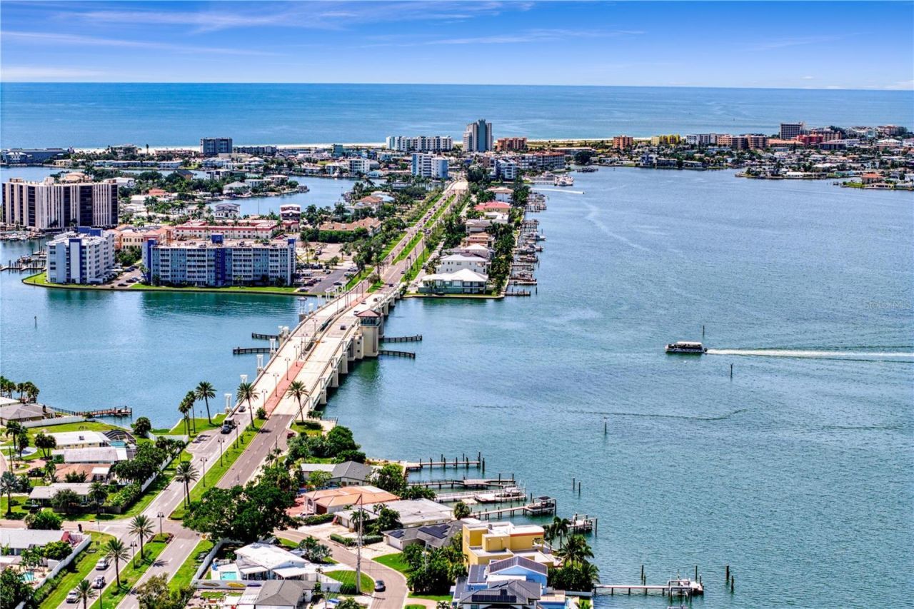 7989 Causeway Boulevard N, Saint Petersburg, FL 33707 Photo