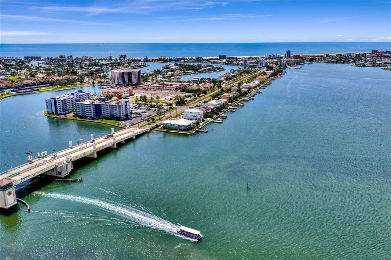 7989 Causeway Boulevard N, Saint Petersburg, FL 33707 Photo