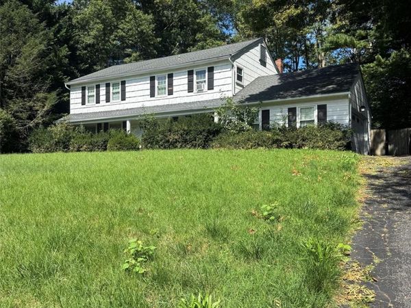 6 Bay Path Court, Huntington, NY 11743