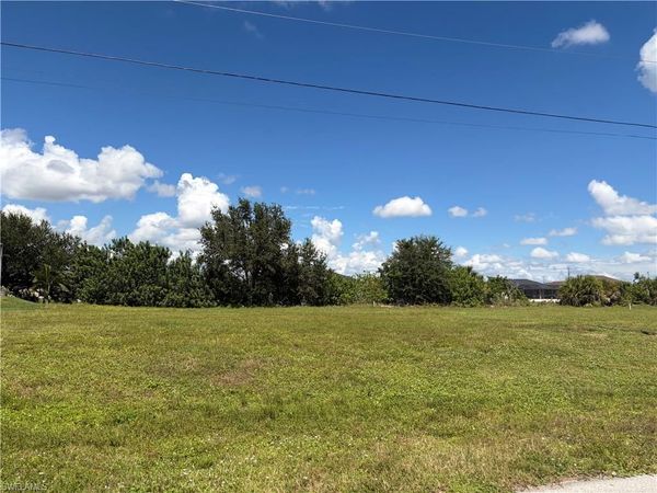 401 NW 8th TER , CAPE CORAL, FL 33993
