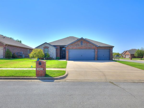 26886 E 142nd Street S, Coweta, OK 74429