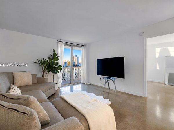 1020 Meridian Ave , Unit 816, Miami Beach, FL 33139