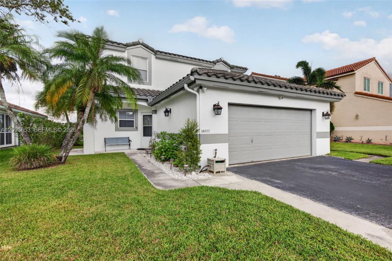 18577 NW 19th St, Pembroke Pines, FL 33029 Main Photo