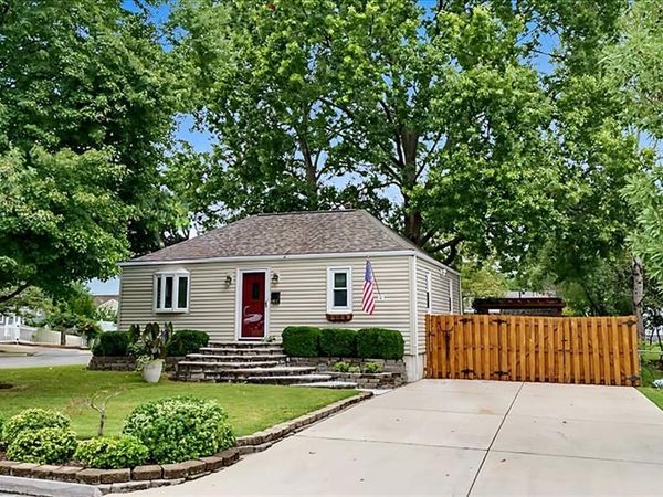 9617 Echo Lane, Overland, MO 63114