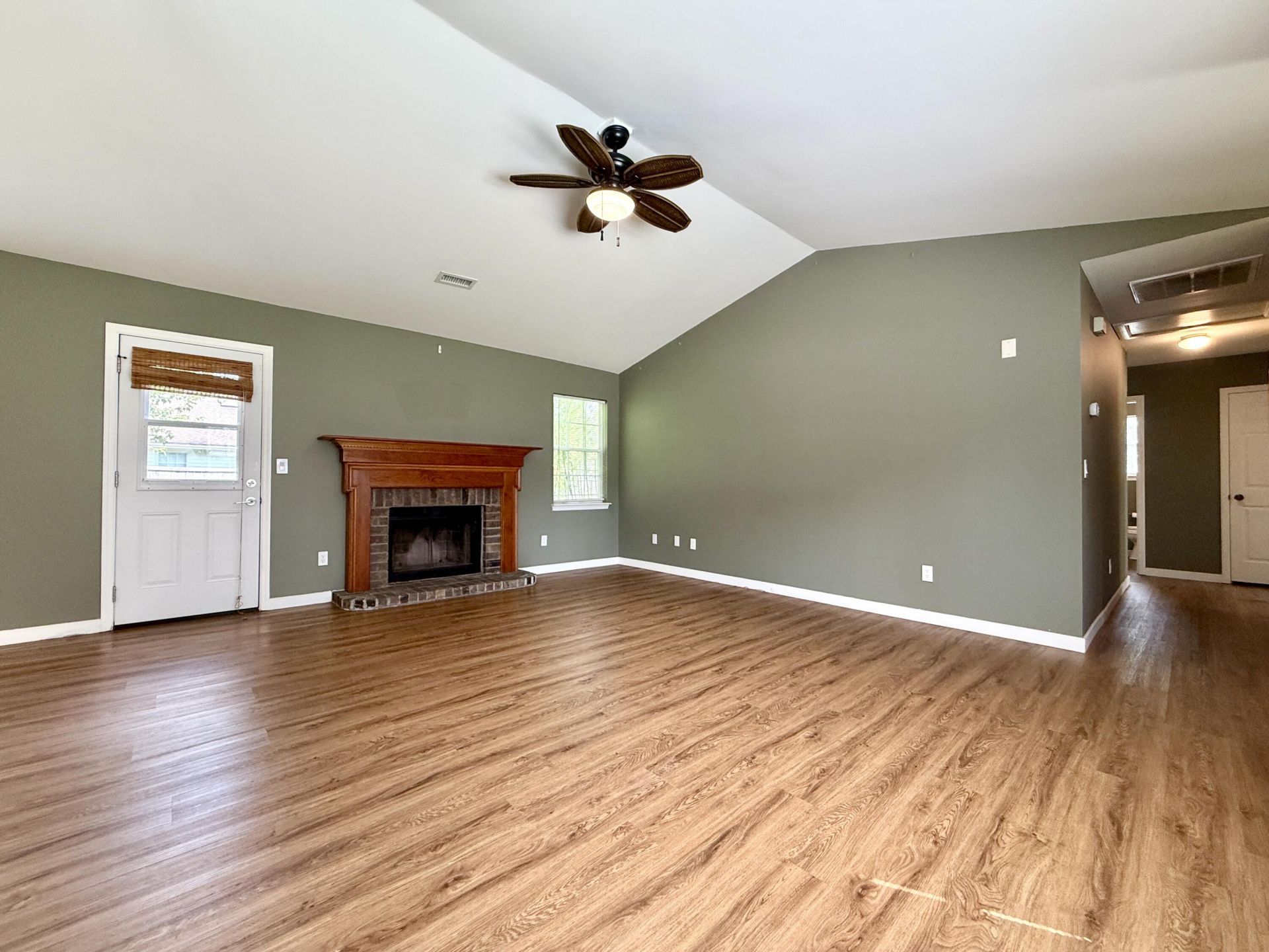 8573 S Waccamaw Court Photo 4