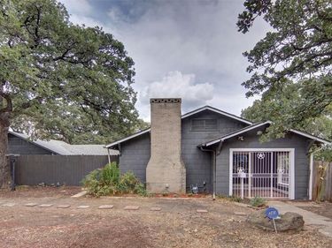 2625 Canton Drive, Fort Worth, TX 76112