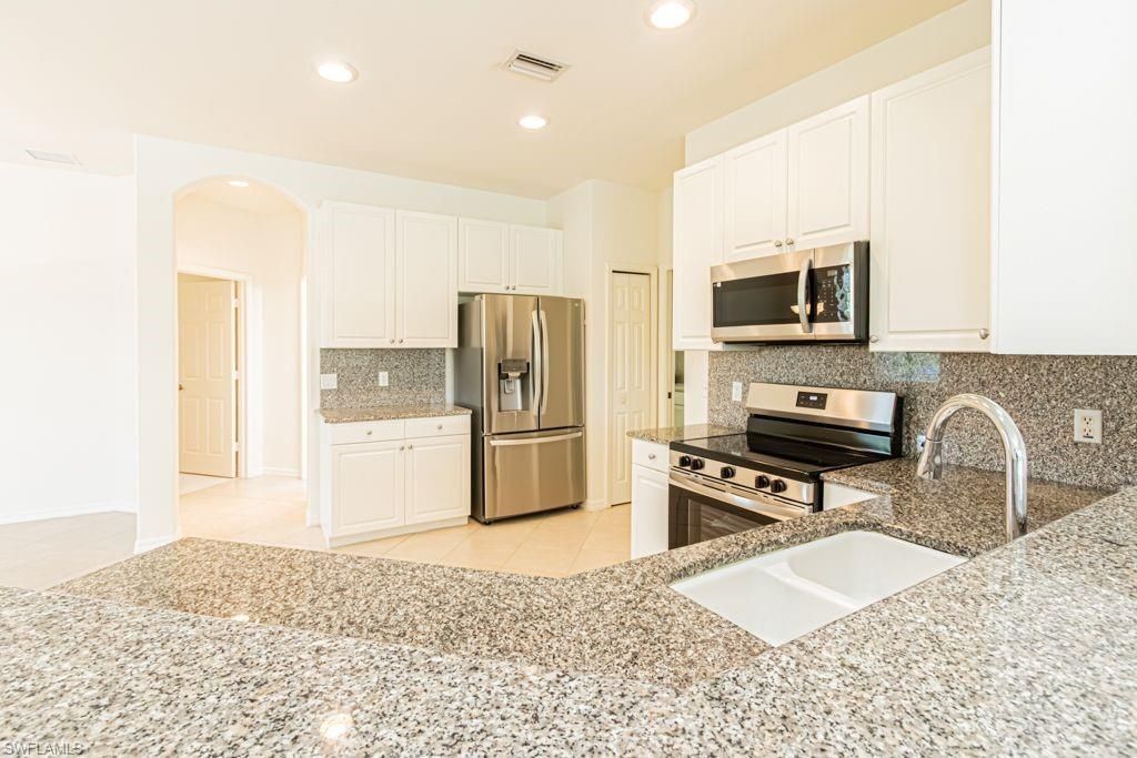 10615 Camarelle Cir, Fort Myers, FL 33913 Photo