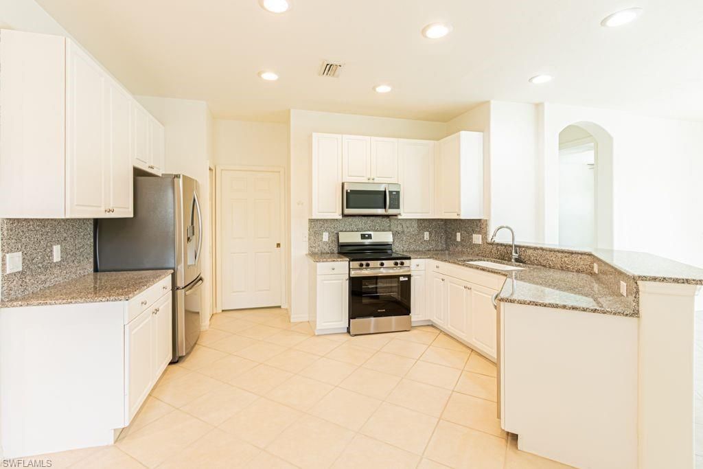 10615 Camarelle Cir, Fort Myers, FL 33913 Photo