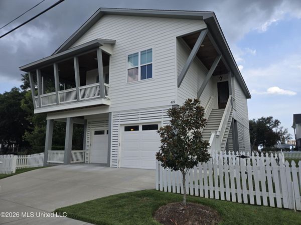 419 Saint Louis Avenue, Pass Christian, MS 39571