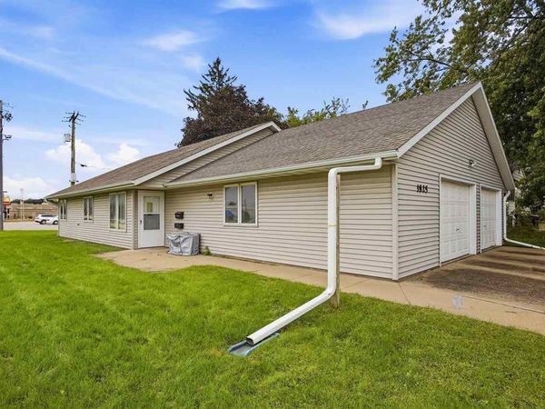 1825 Deforest Ave, Iowa City, IA 52240
