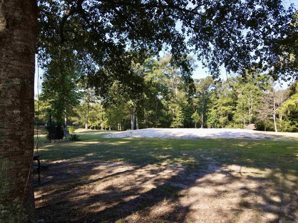 10079 La Hwy 421, St Francisville, LA 70775