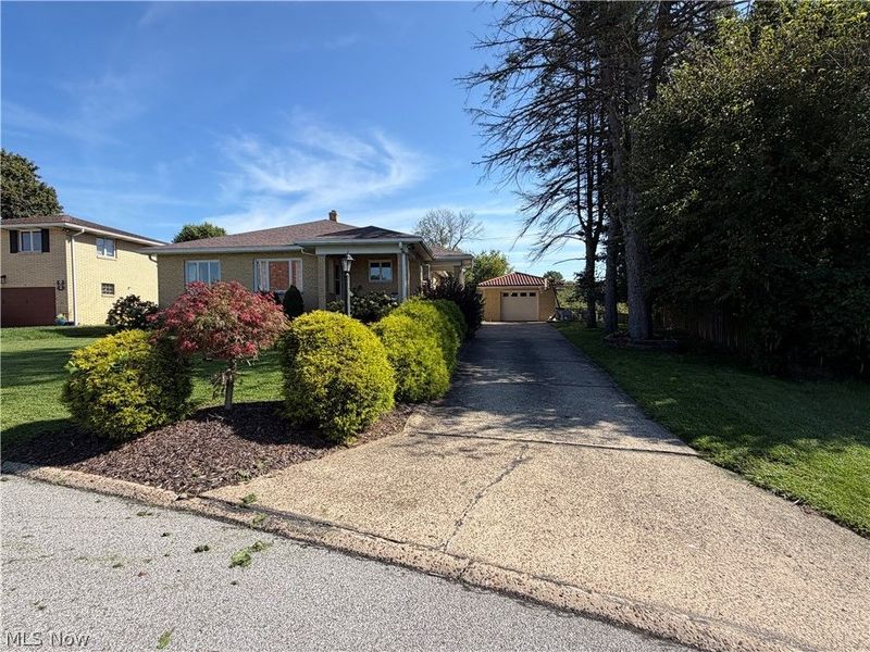 2098 Eve Drive, Steubenville, OH 43952 Photo 3
