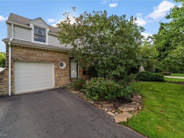 2187 S Belvoir Boulevard , University Heights, OH 44118