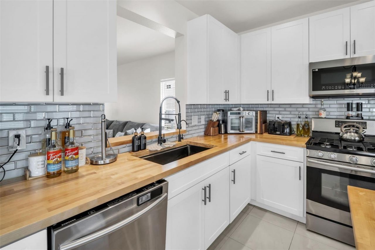 13028 Terrace Springs Drive, Temple Terrace, FL 33637 Photo
