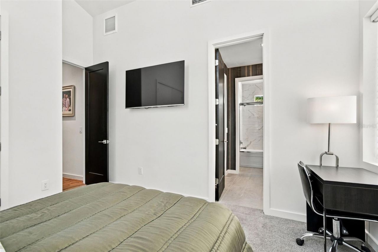 4440 Pompano Drive Se, Saint Petersburg, FL 33705 Photo