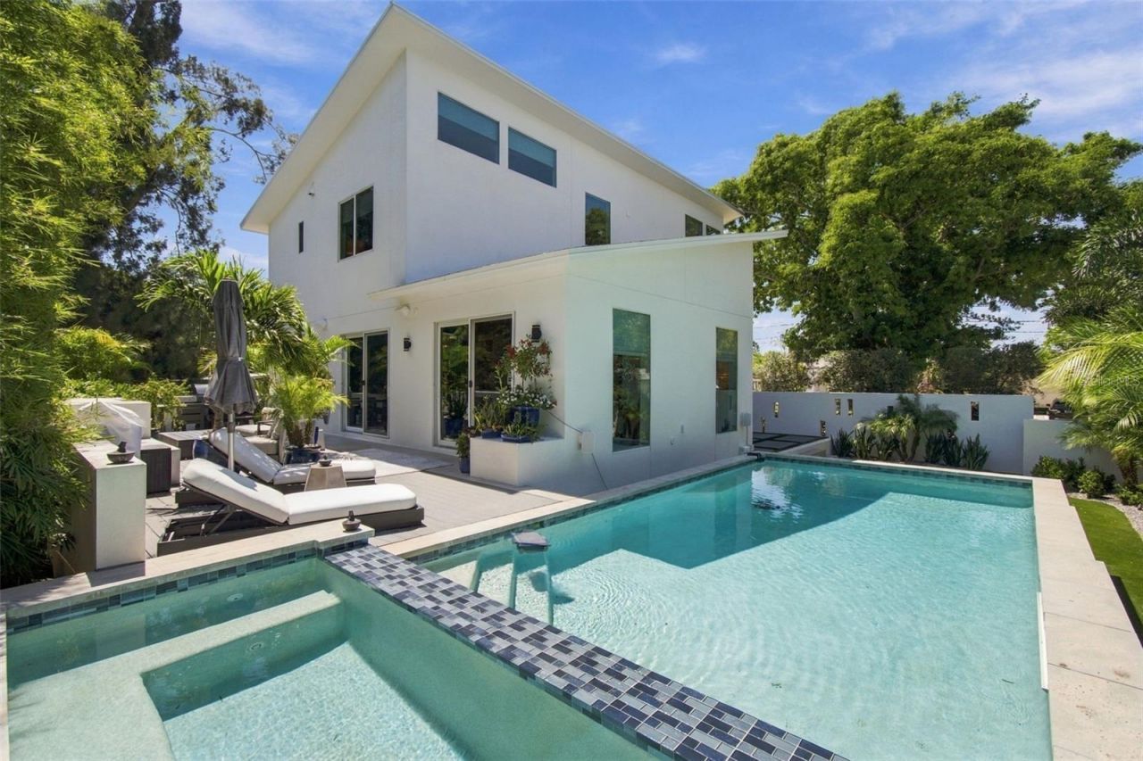 4440 Pompano Drive Se, Saint Petersburg, FL 33705 Photo