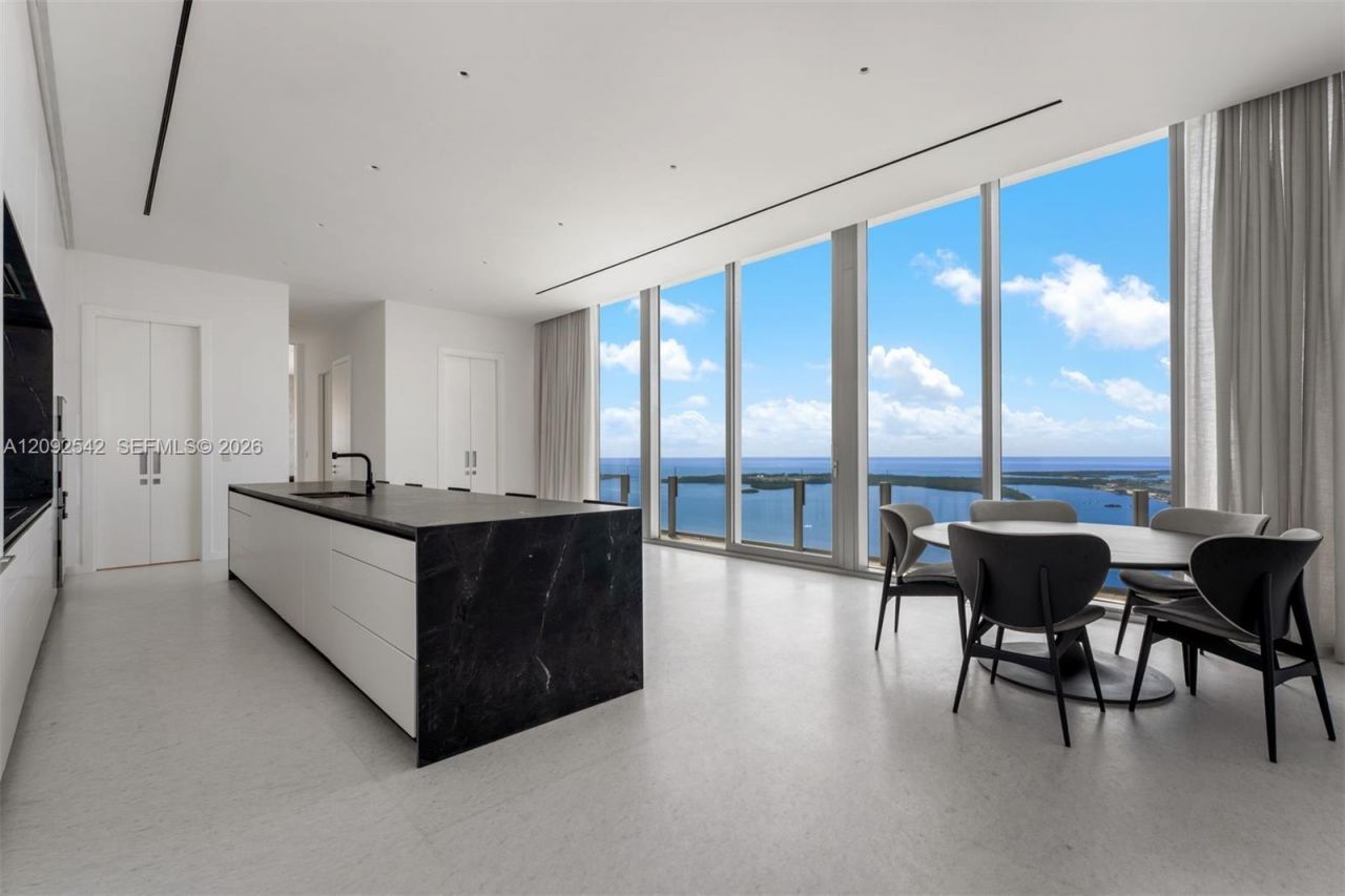 300 Biscayne Boulevard Way, Unit PH5801C, Miami, FL 33131 Photo
