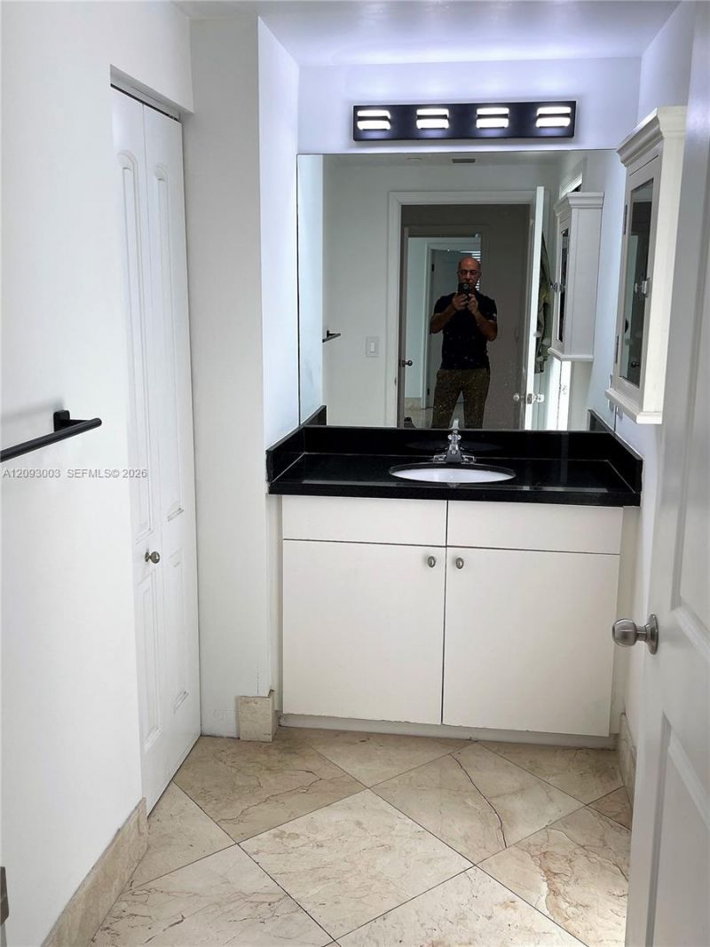 1250 S Miami Ave , Unit 2906, Miami, FL 33130 Photo