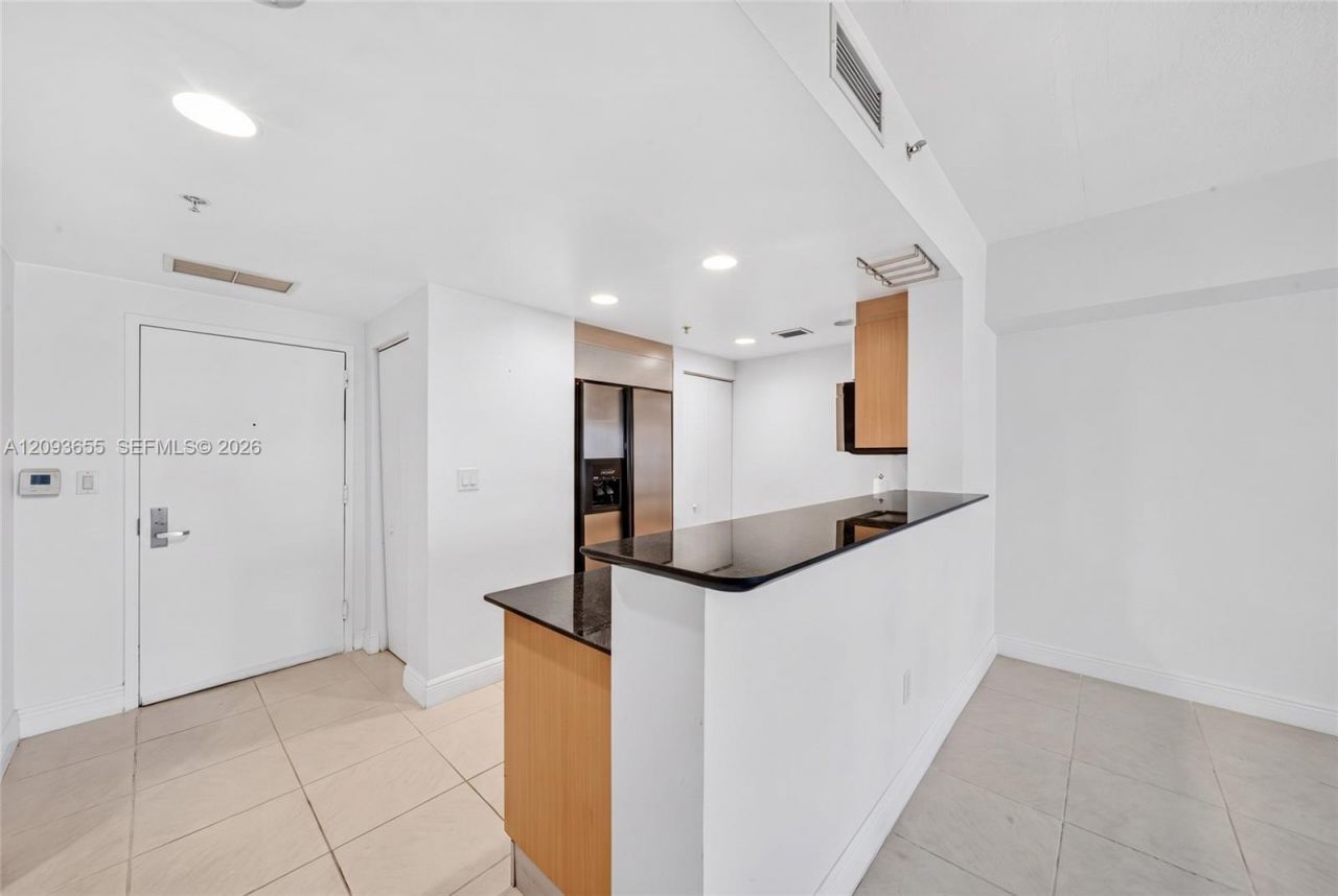 325 S Biscayne Blvd, Unit 2320, Miami, FL 33131 Photo
