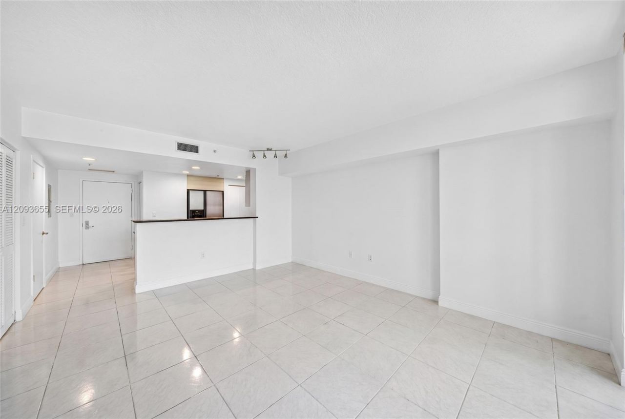 325 S Biscayne Blvd, Unit 2320, Miami, FL 33131 Photo