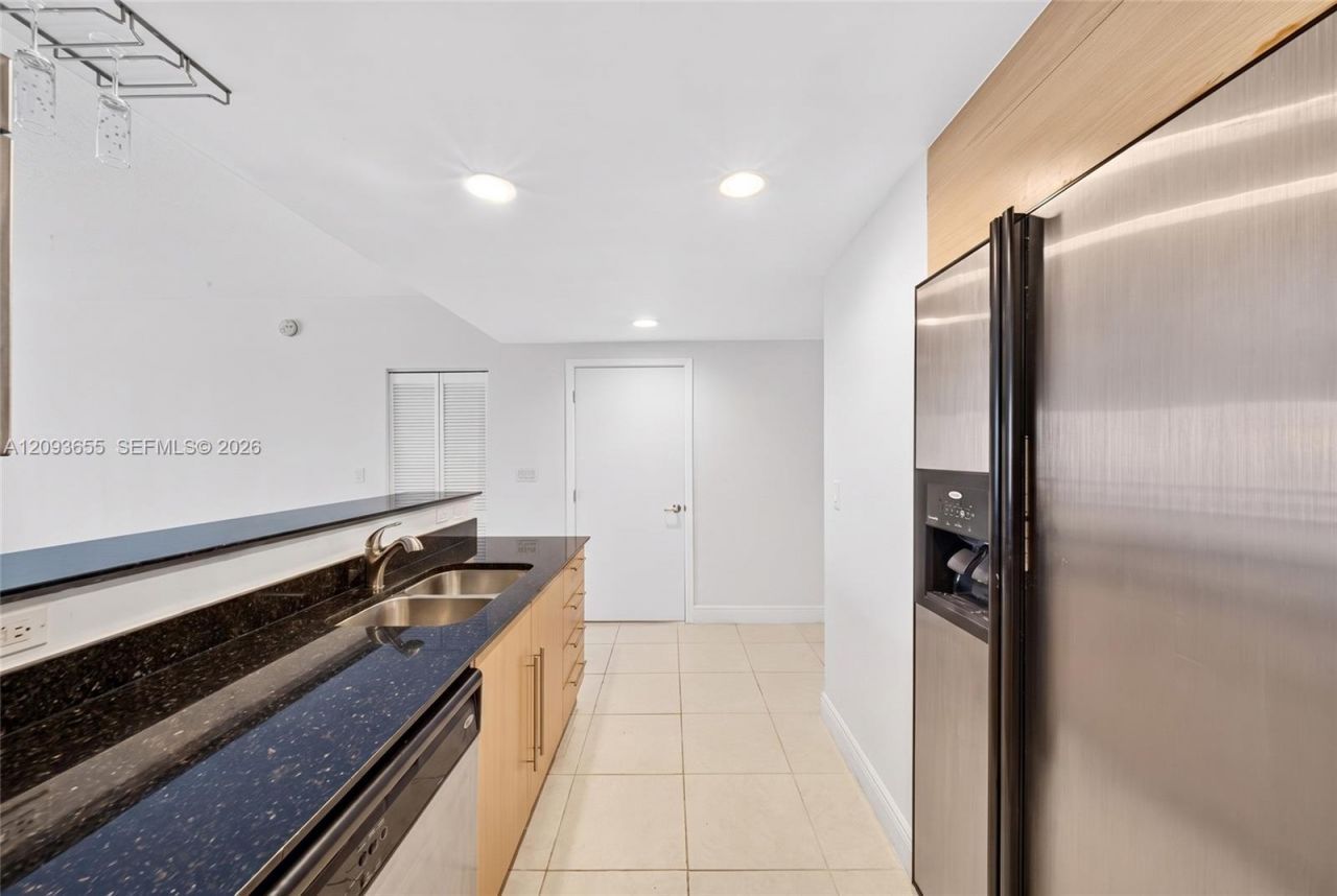 325 S Biscayne Blvd, Unit 2320, Miami, FL 33131 Photo