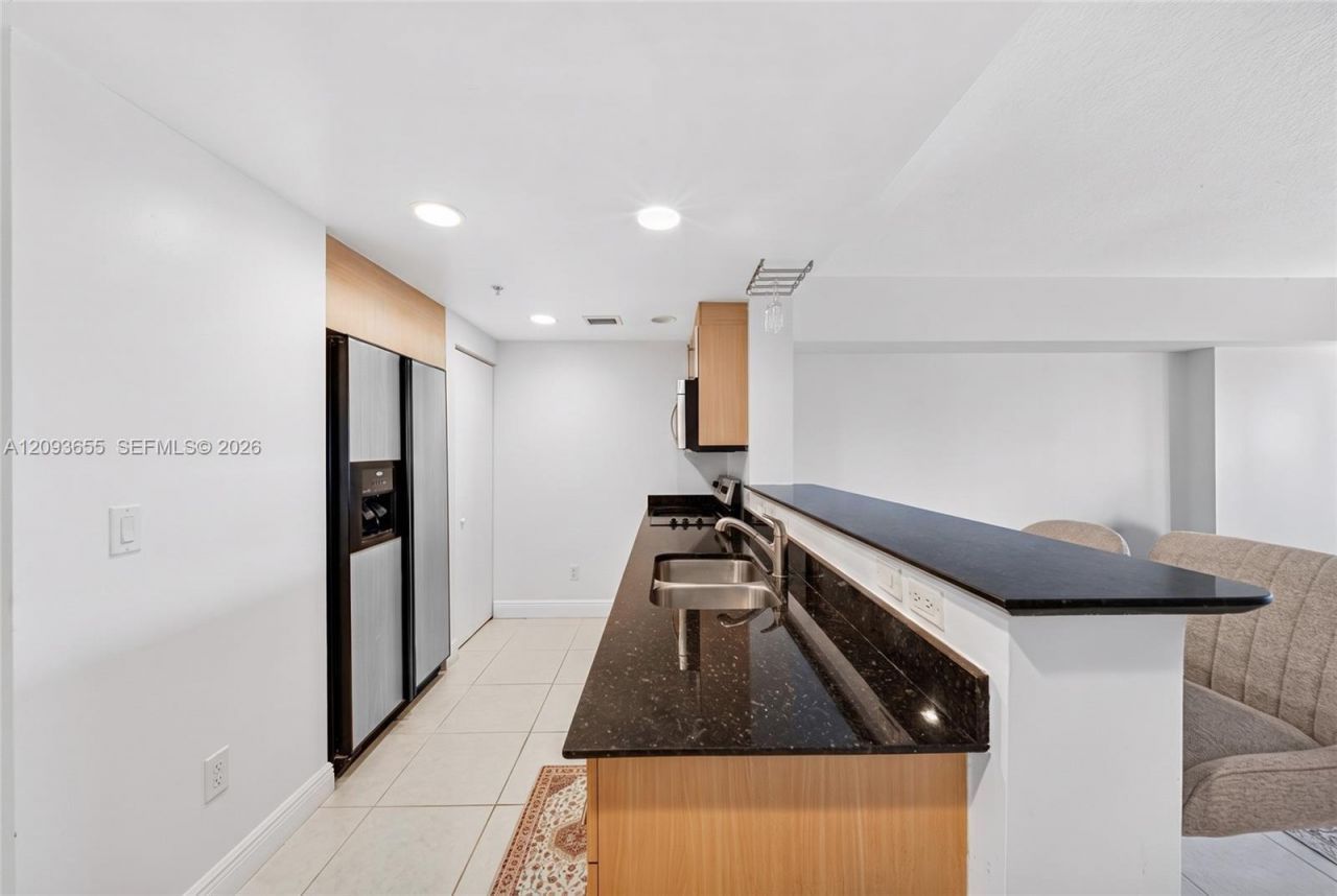 325 S Biscayne Blvd, Unit 2320, Miami, FL 33131 Photo