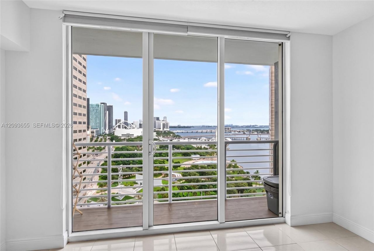 325 S Biscayne Blvd, Unit 2320, Miami, FL 33131 Photo