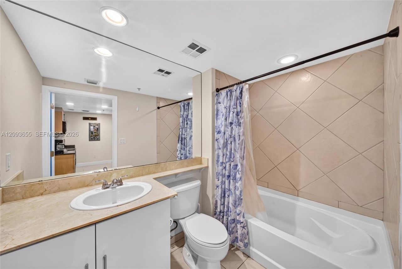 325 S Biscayne Blvd, Unit 2320, Miami, FL 33131 Photo
