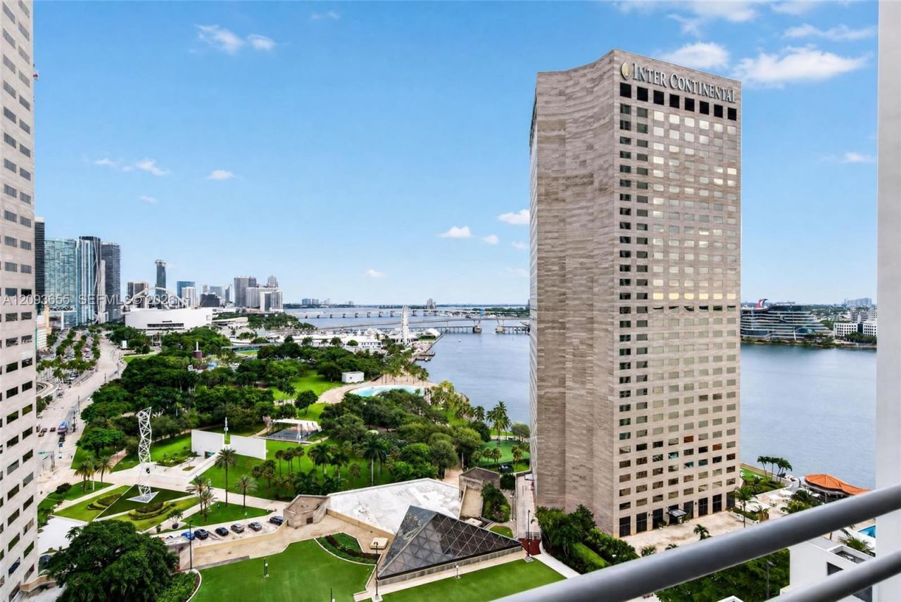 325 S Biscayne Blvd, Unit 2320, Miami, FL 33131 Photo