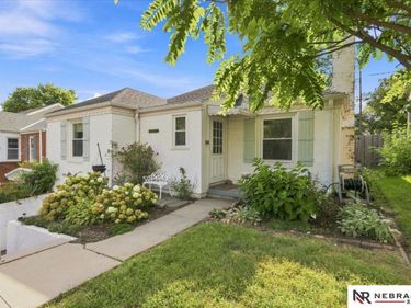 1306 N 52nd Street, Omaha, NE 68132