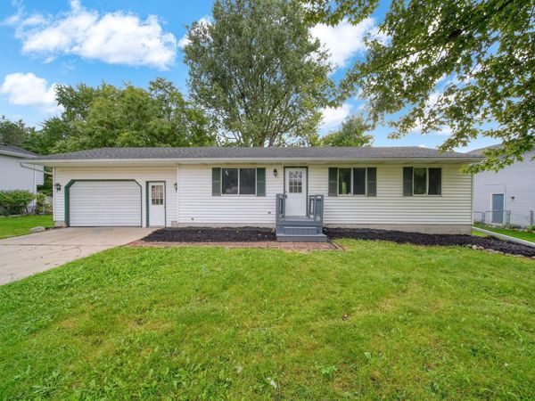 2520 Lanier Court, Lansing, MI 48911