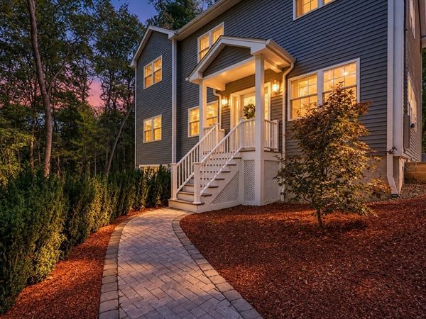 91 High, Upton, MA 01568