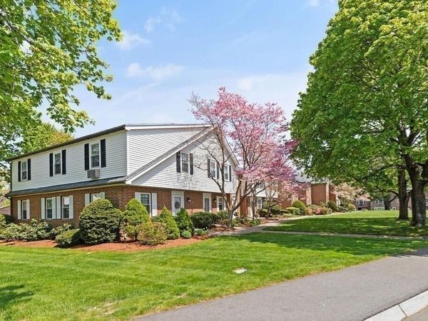 72 E Water St, Unit 72, North Andover, MA 01845