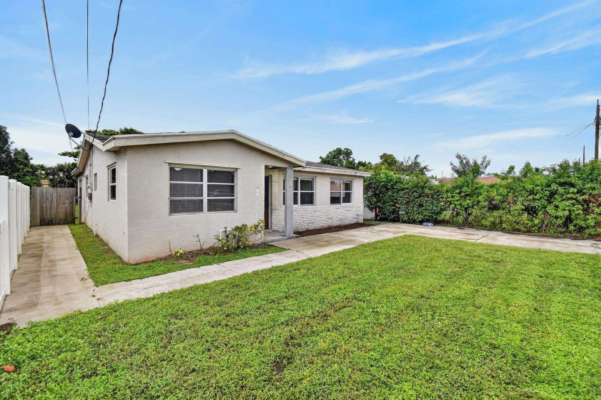 1037 W 28th Street, Riviera Beach, FL 33404 Photo
