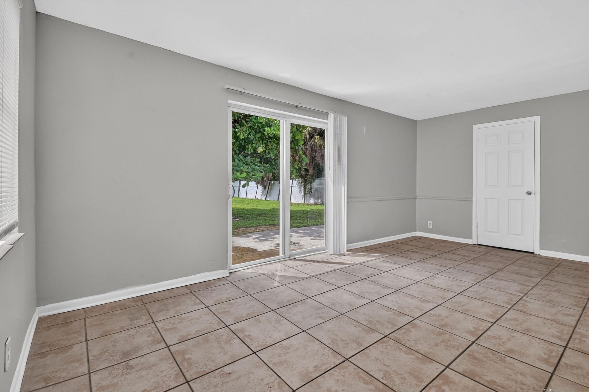 1037 W 28th Street, Riviera Beach, FL 33404 Photo