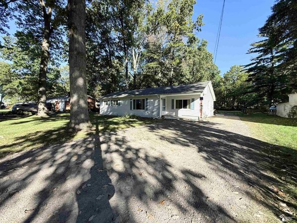 3176 Springbrook Drive, Lambertville, MI 48144