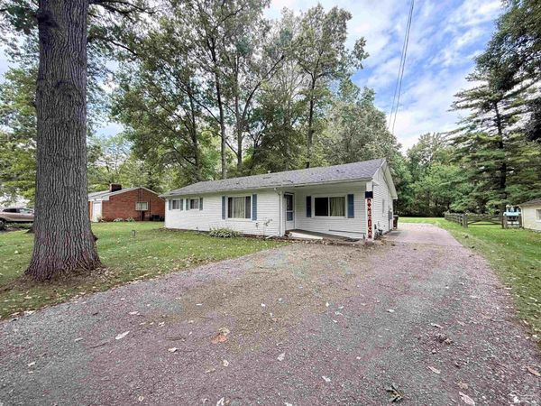 3176 Springbrook Drive, Lambertville, MI 48144