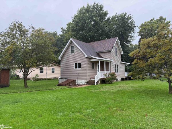 301 S 2Nd Street, Farmington, IA 52626