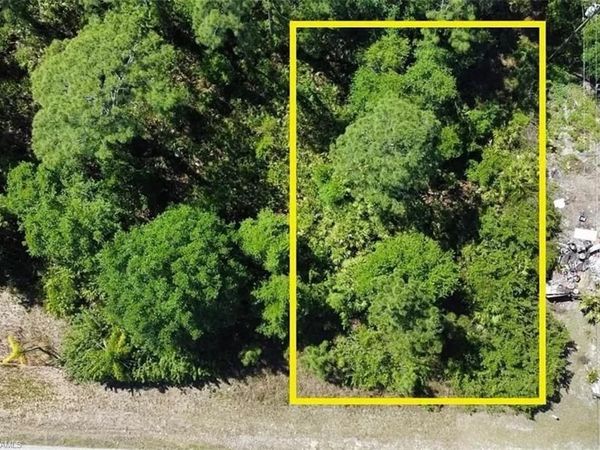 2404 E 9th ST , LEHIGH ACRES, FL 33936