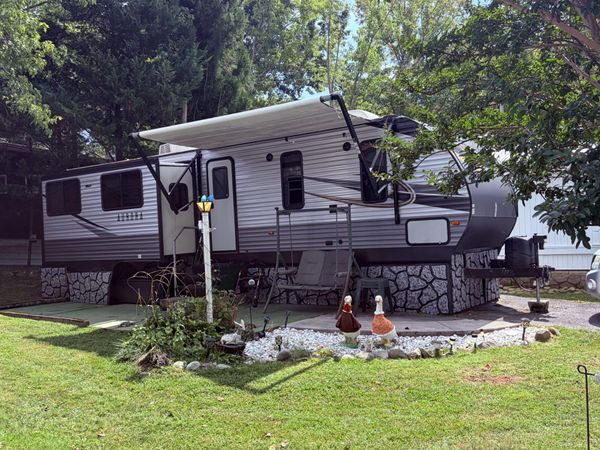 5355 Parkway Pkwy, Cosby, TN 37722