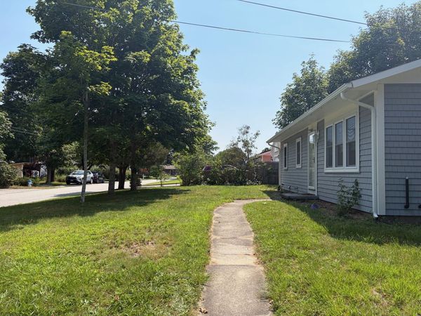 28 Prince Henry Dr, Falmouth, MA 02536
