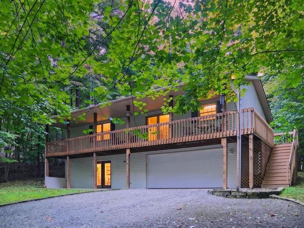 212 Northern Spy Drive, Howard, OH 43028