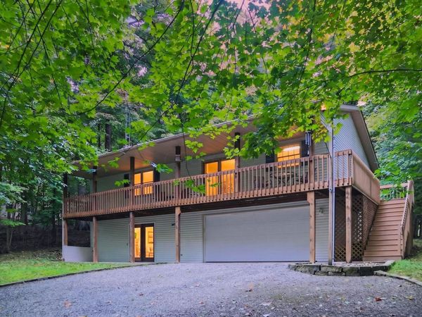 212 Northern Spy Drive , Howard, OH 43028