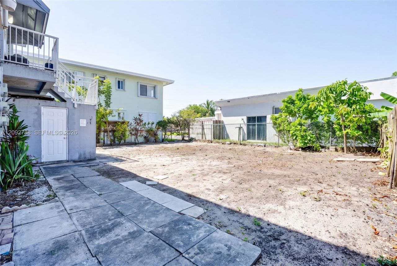 7610 Dickens Ave , Miami Beach, FL 33141 Photo