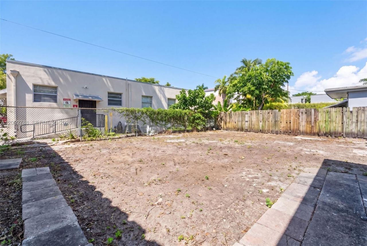 7610 Dickens Ave , Miami Beach, FL 33141 Photo
