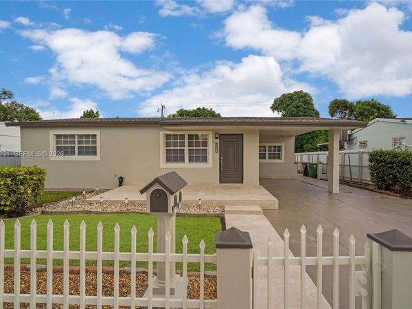 1250 W 34th St , Hialeah, FL 33012